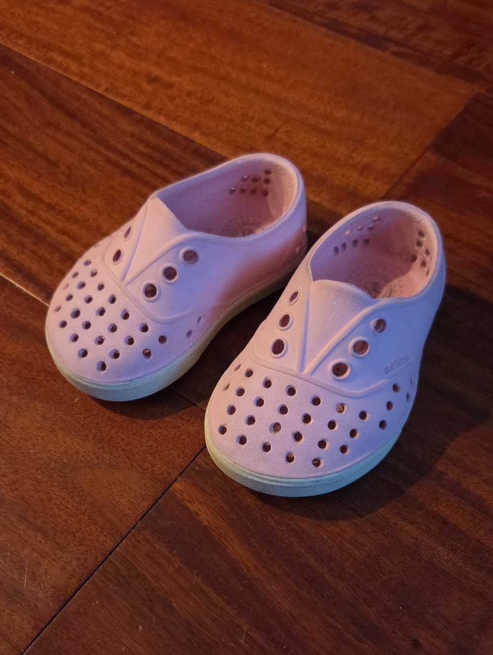 Native Toddler Pink Slip-On Shoes Size C4
